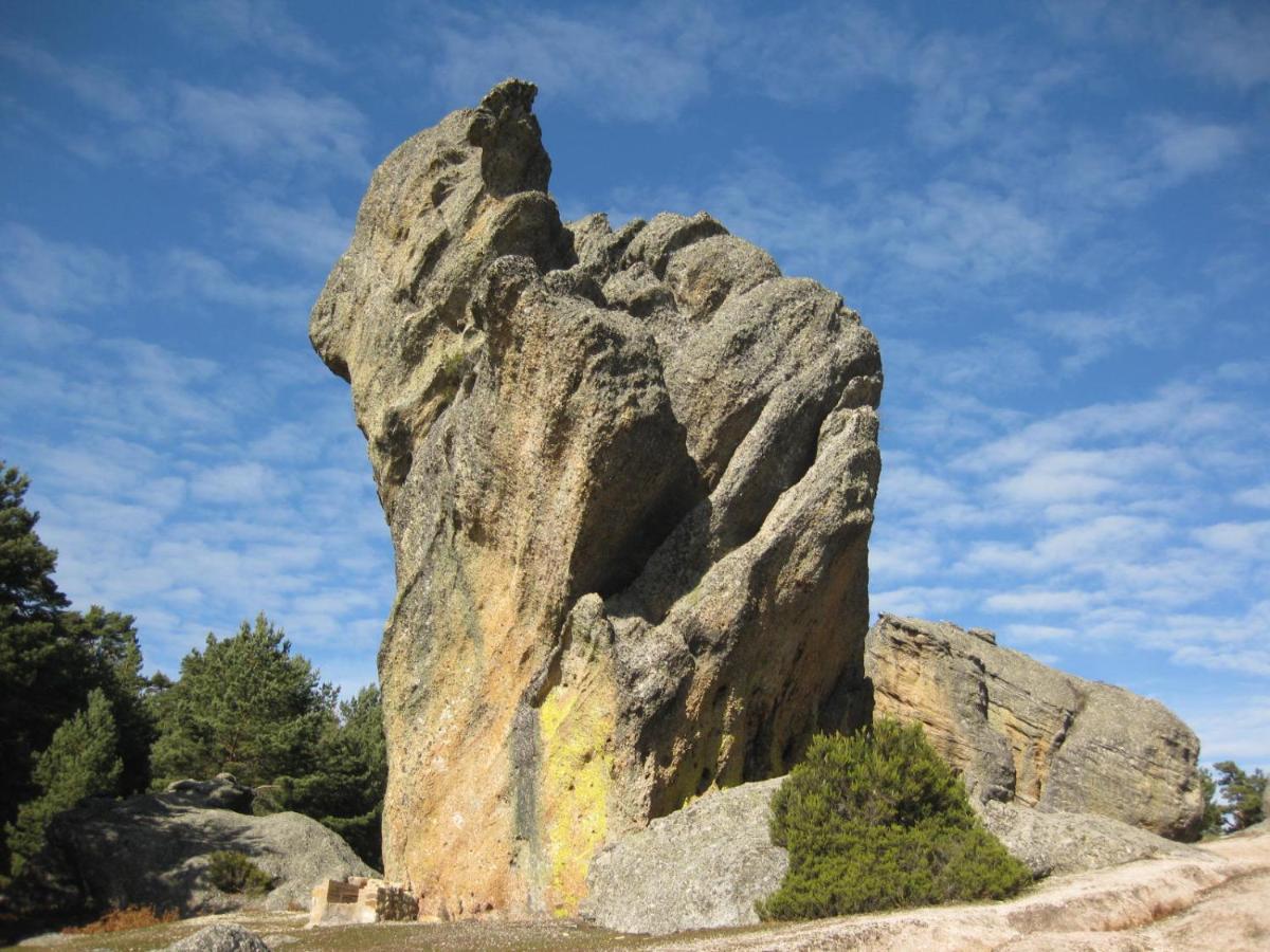 הוילה Casarejos El Nido Del Mirlo מראה חיצוני תמונה