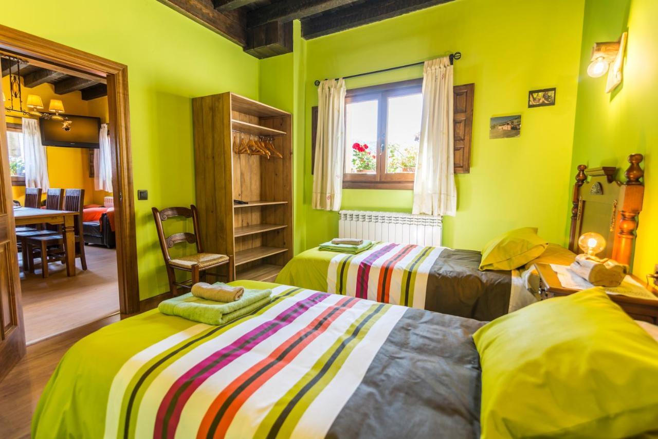הוילה Casarejos El Nido Del Mirlo מראה חיצוני תמונה